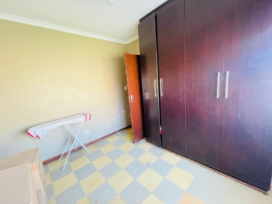 3 Bedroom Property for Sale in Molifi Tau Kloof Free State
